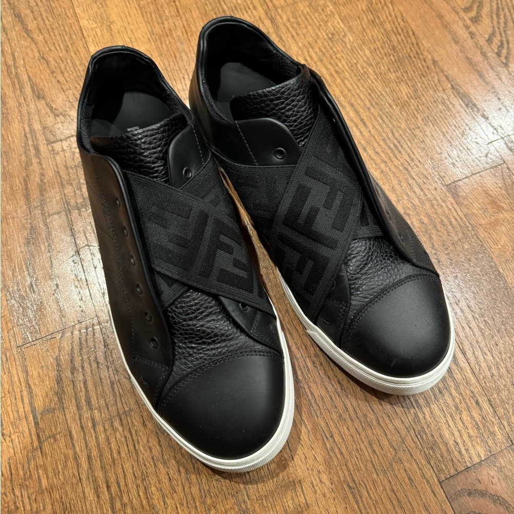 FENDI black leather low top sneakers size 6
